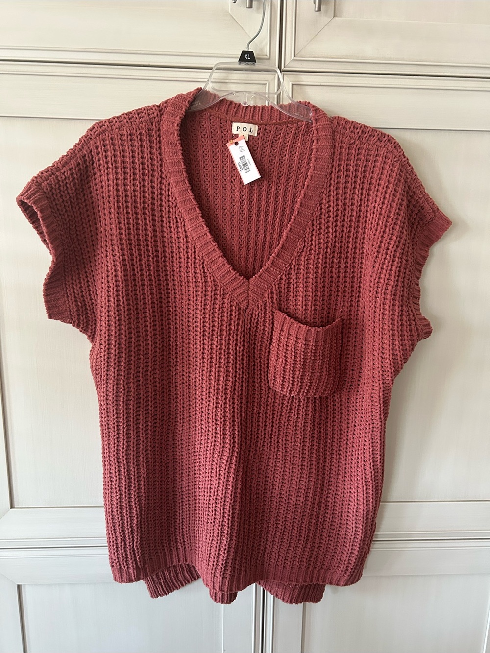 POL V-Neck Knit Sweater Vest in Dusty Rose